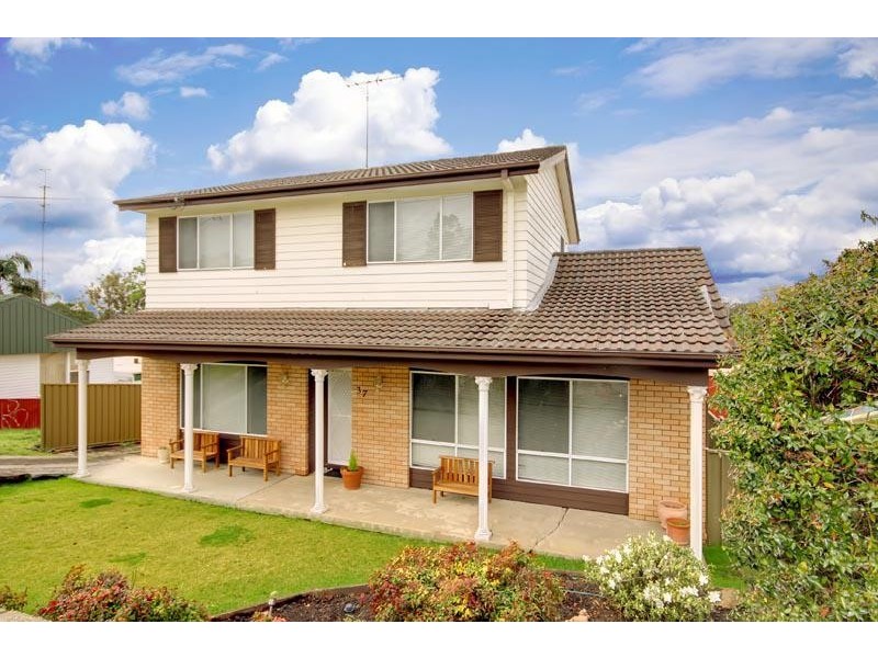 37 Billabong Ave, Dapto NSW 2530