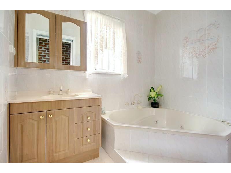 37 Billabong Ave, Dapto NSW 2530