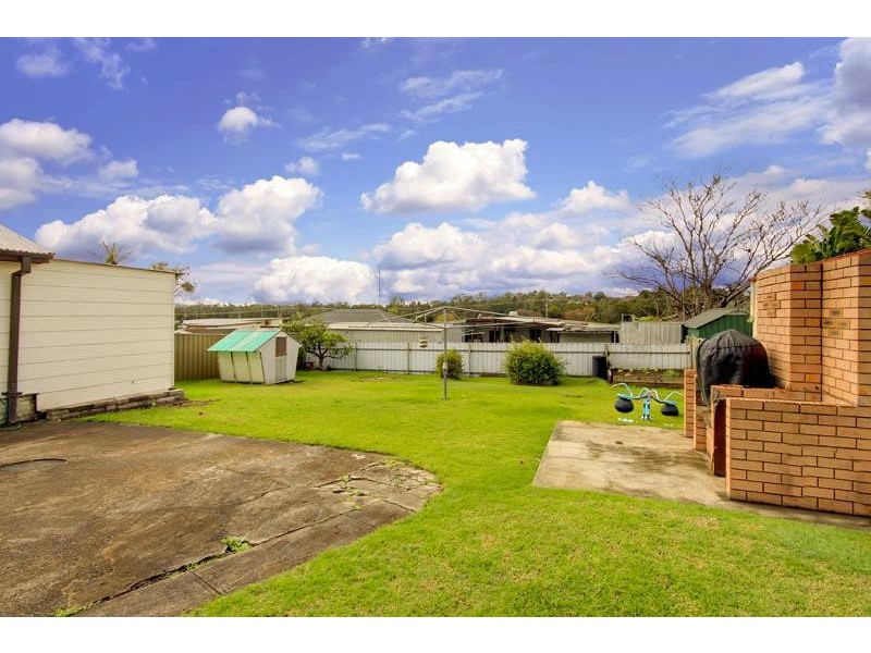 37 Billabong Ave, Dapto NSW 2530