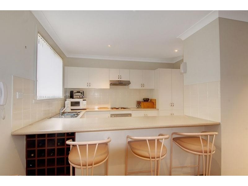 2/122 Bong Bong Rd, Horsley NSW 2530