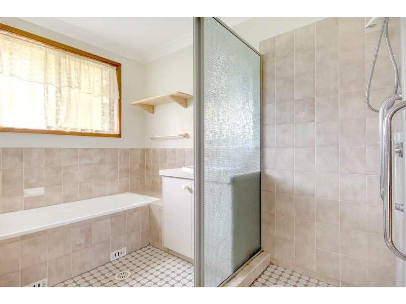 7 Ellamatta Pl, Horsley NSW 2530