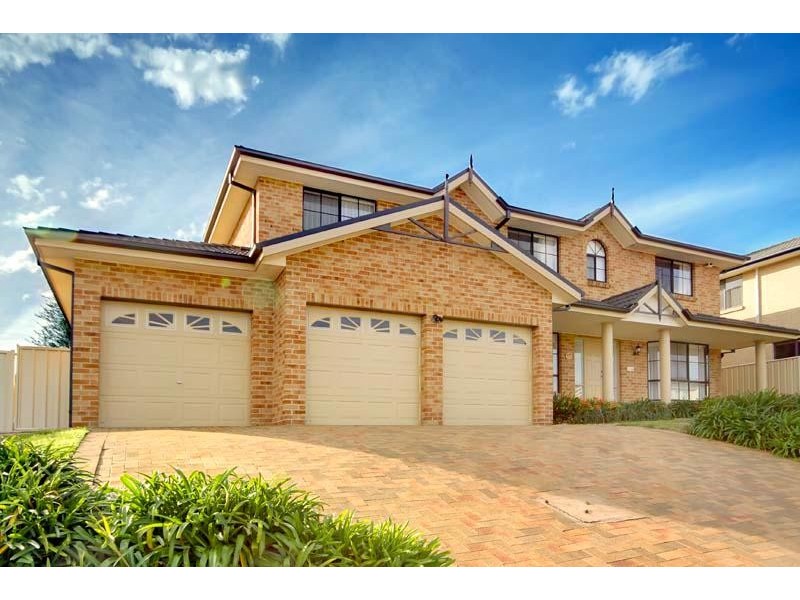 8 Glengarry  Way, Horsley NSW 2530