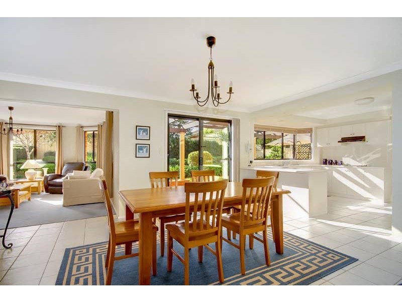 8 Glengarry  Way, Horsley NSW 2530