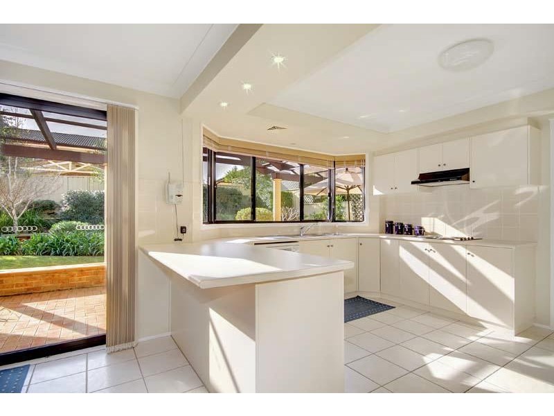 8 Glengarry  Way, Horsley NSW 2530