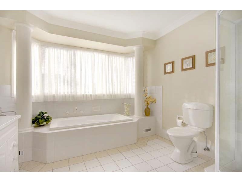 8 Glengarry  Way, Horsley NSW 2530