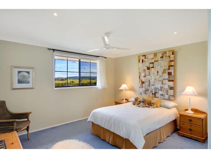 8 Glengarry  Way, Horsley NSW 2530