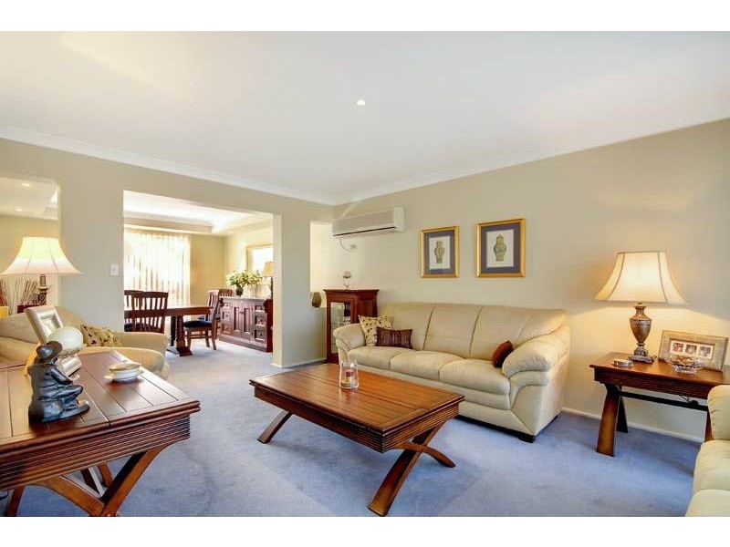 8 Glengarry  Way, Horsley NSW 2530