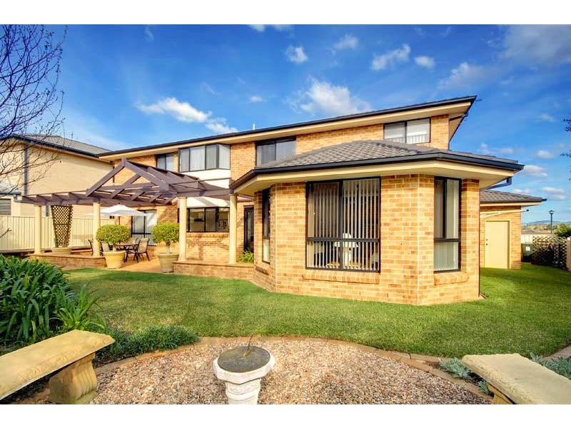 8 Glengarry  Way, Horsley NSW 2530