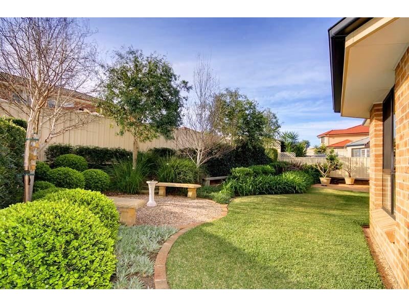 8 Glengarry  Way, Horsley NSW 2530