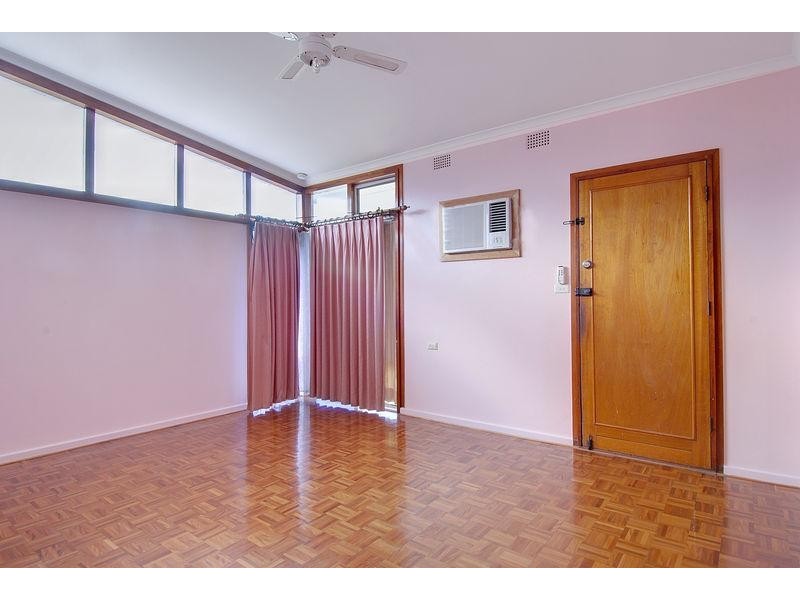 42 Bambil Cres, Dapto NSW 2530