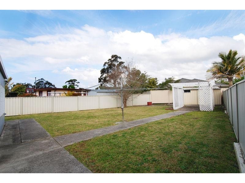 42 Bambil Cres, Dapto NSW 2530