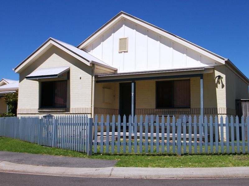 7 North  Tce, Dapto NSW 2530