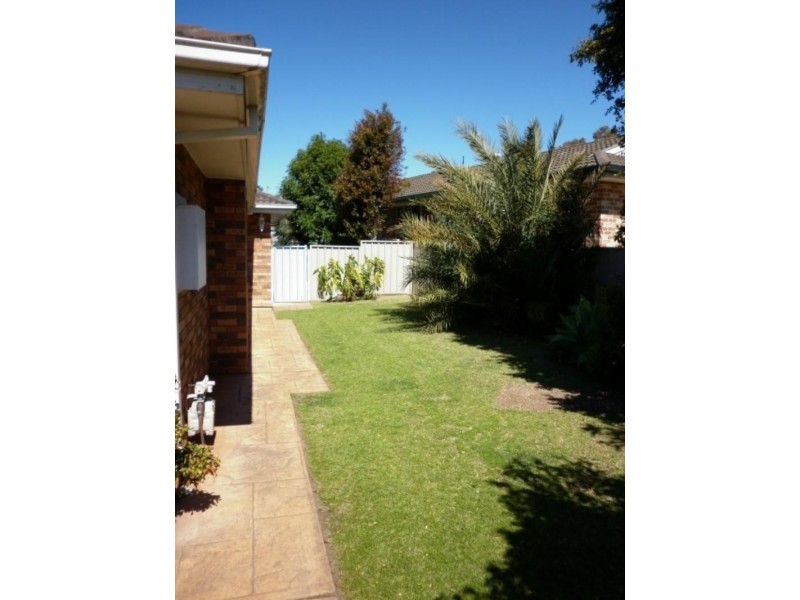 2/3 Sunnybank  Cres, Horsley NSW 2530