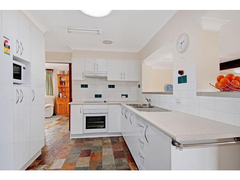 18 Swain Cres, Dapto NSW 2530