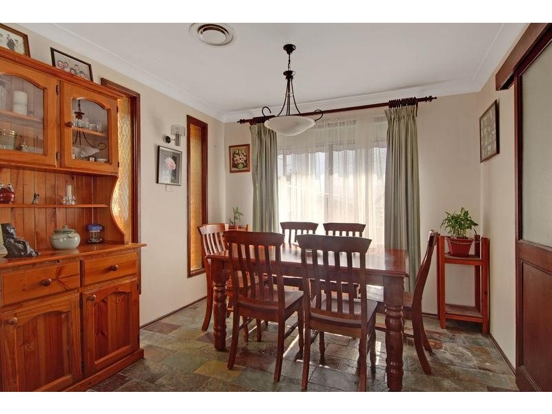 18 Swain Cres, Dapto NSW 2530