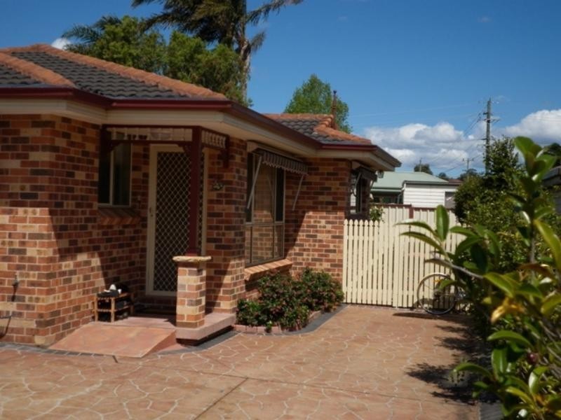 2/17 Moran Ave, Dapto NSW 2530