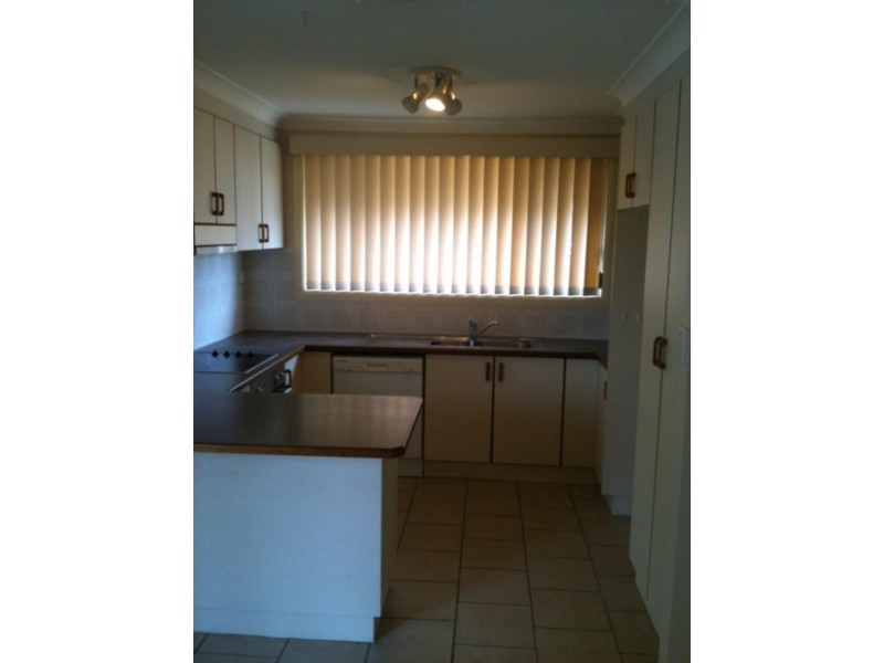 2/17 Moran Ave, Dapto NSW 2530