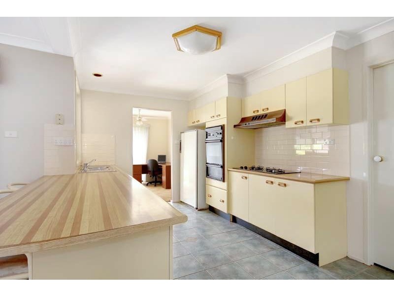 4 Derwent Ave, Dapto NSW 2530