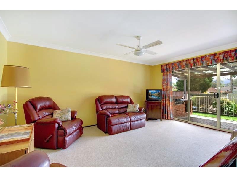 4 Derwent Ave, Dapto NSW 2530