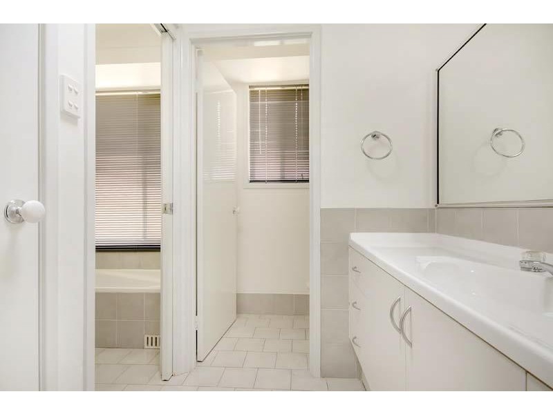 4 Derwent Ave, Dapto NSW 2530