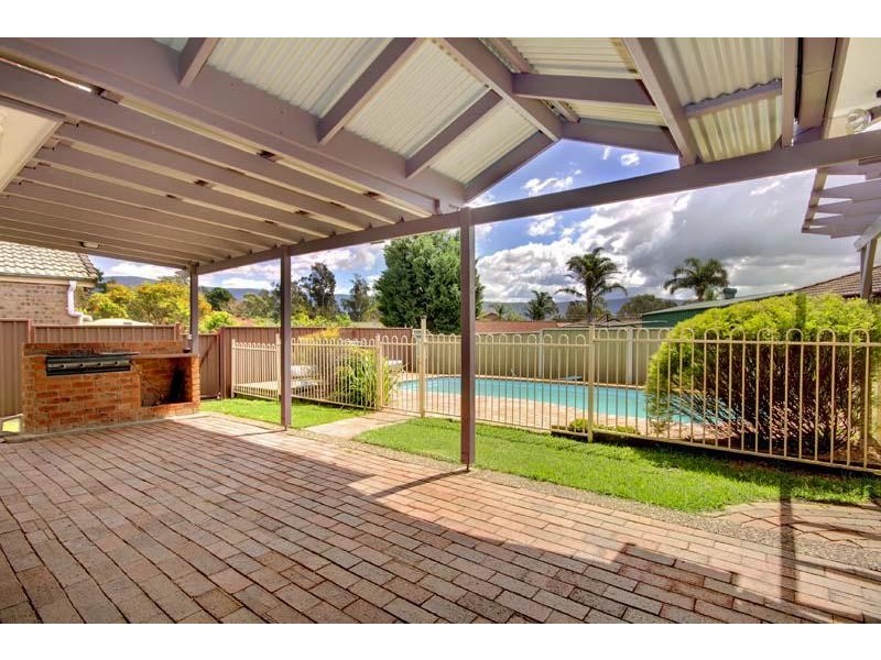 4 Derwent Ave, Dapto NSW 2530