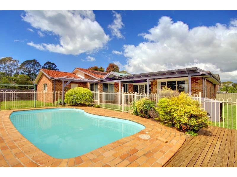 4 Derwent Ave, Dapto NSW 2530