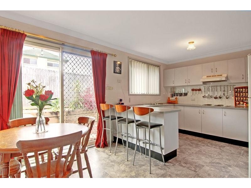 2/19 Amaral  Ave, Dapto NSW 2530