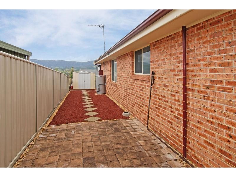 2/19 Amaral  Ave, Dapto NSW 2530