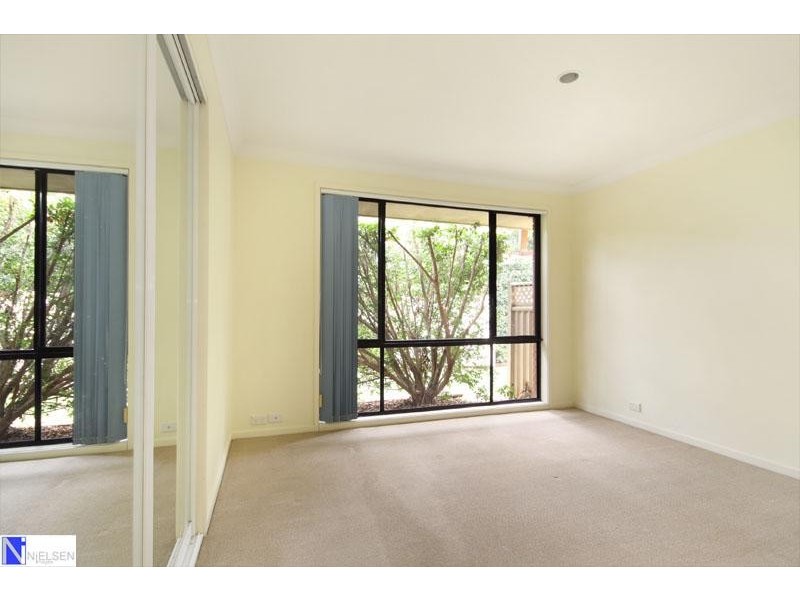 5 Paltarra Pl, Cordeaux Heights NSW 2526