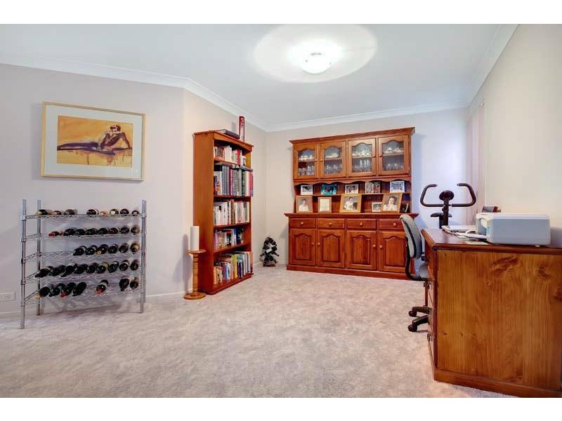 2 Jenail Pl, Horsley NSW 2530