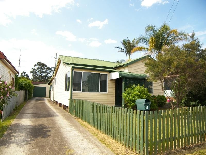 12 Short St, Berkeley NSW 2506
