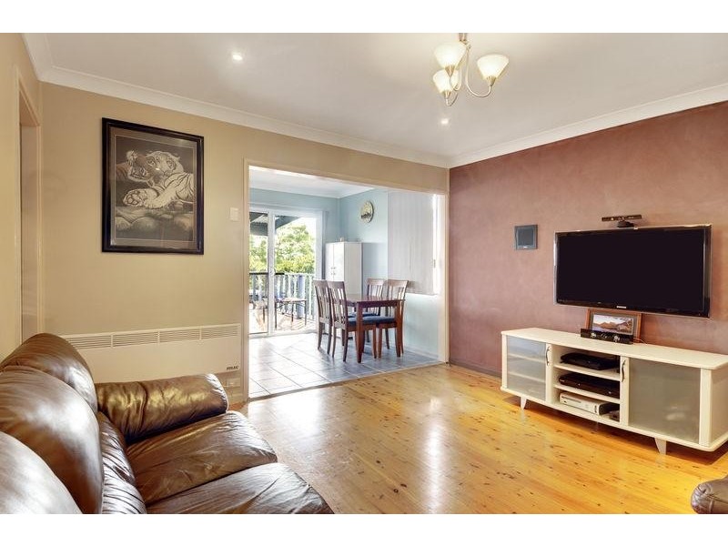 217 Northcliffe Dr, Berkeley NSW 2506