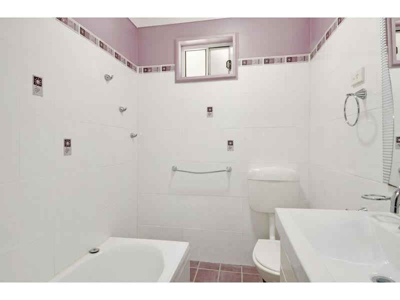 217 Northcliffe Dr, Berkeley NSW 2506