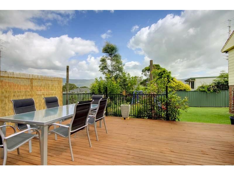 68 Lakelands  Dr, Dapto NSW 2530