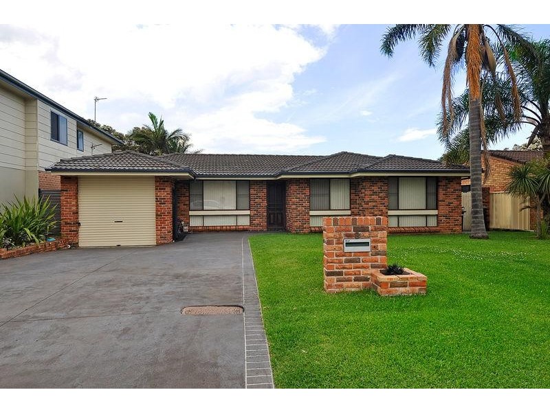 8 Ellamatta Pl, Horsley NSW 2530