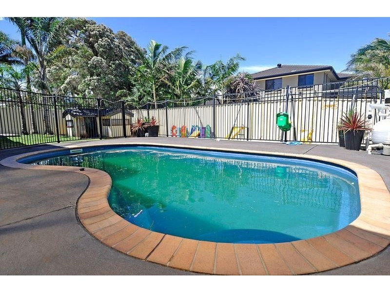 8 Ellamatta Pl, Horsley NSW 2530
