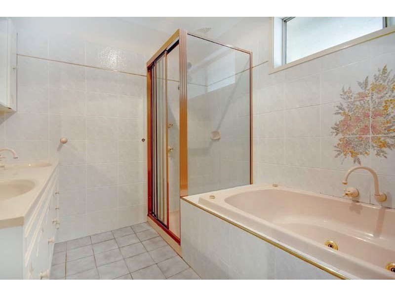 97 Thirroul Rd, Kanahooka NSW 2530