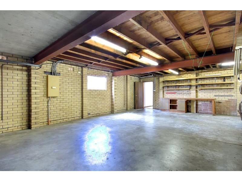 97 Thirroul Rd, Kanahooka NSW 2530