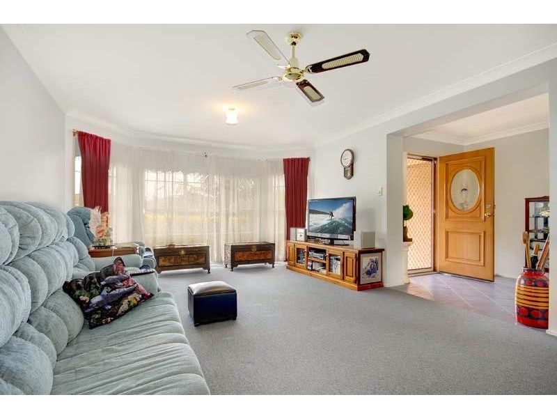 75 Osborne  Pde, Warilla NSW 2528