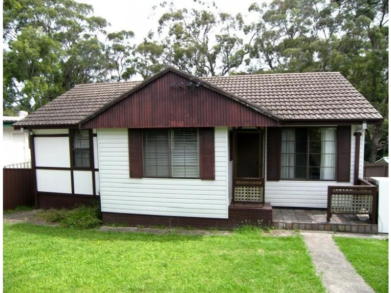 11 Stanley Ave, Farmborough Heights NSW 2526