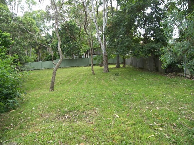 11 Stanley Ave, Farmborough Heights NSW 2526