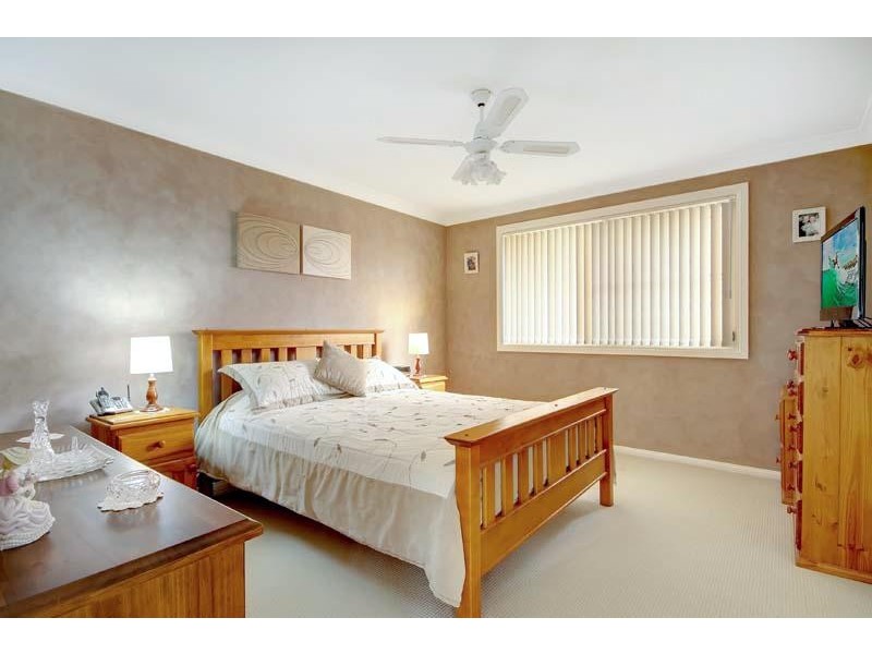 27 Denham Dr, Horsley NSW 2530