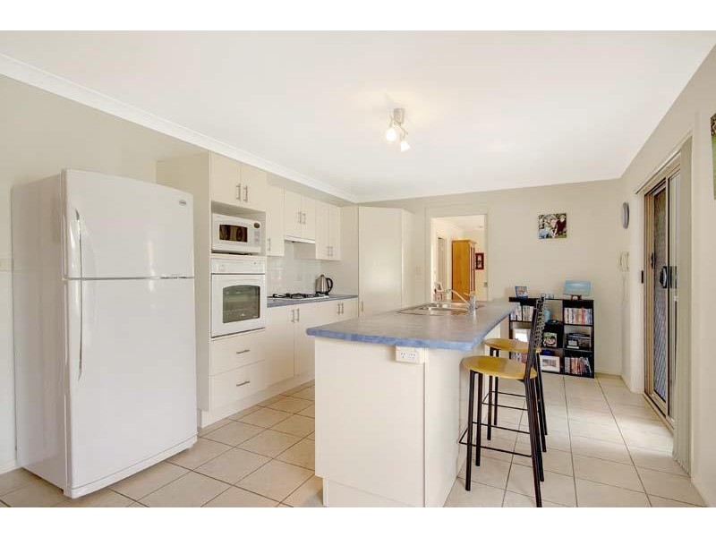 27 Denham Dr, Horsley NSW 2530