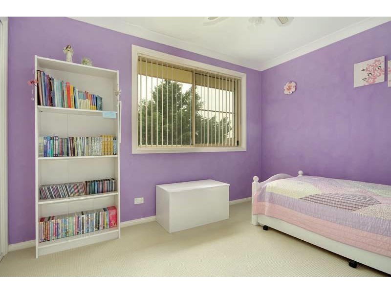 27 Denham Dr, Horsley NSW 2530