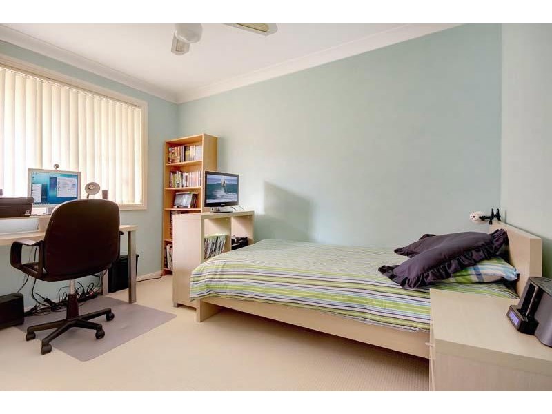 27 Denham Dr, Horsley NSW 2530