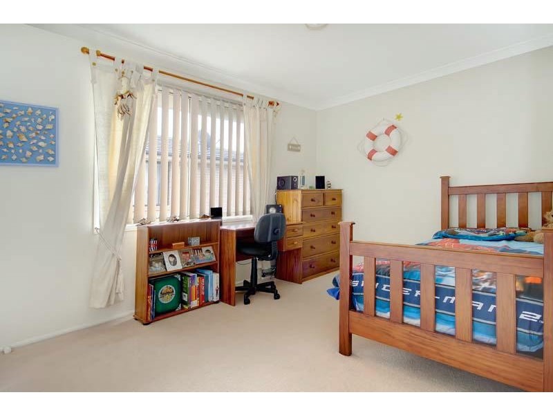 8 Camden Wk, Horsley NSW 2530