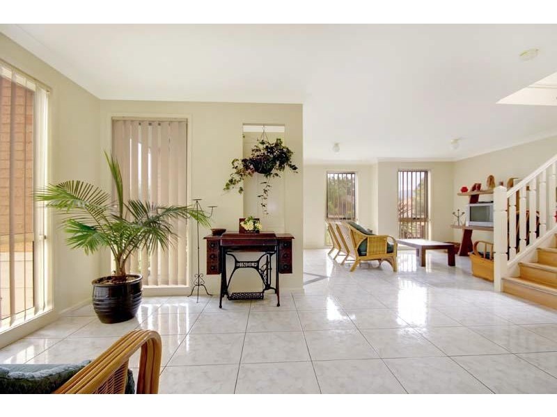 16 Paddington  Lane, Dapto NSW 2530