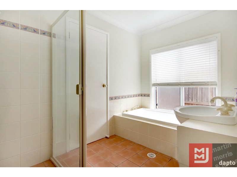 18 Glenlee Dr, Horsley NSW 2530