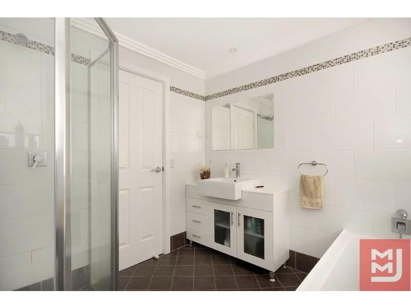 38 Penrose Dr, Dapto NSW 2530
