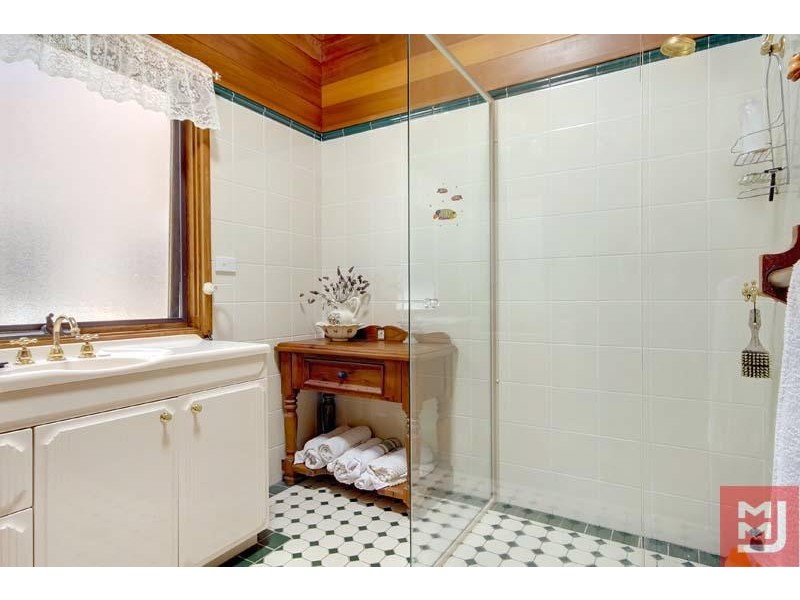 98 Iola  Ave, Farmborough Heights NSW 2526